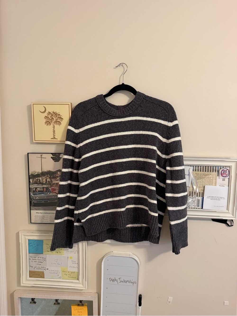 NWOT medium Abercrombie Striped Crewneck Knit Sweater - Charcoal & White